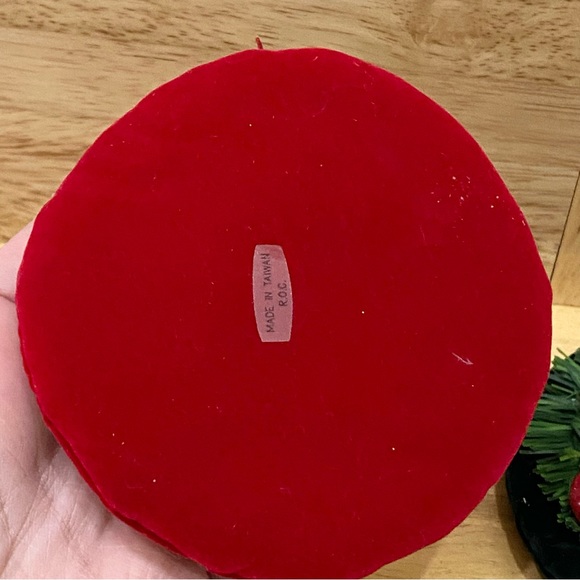 2 Vintage Cats Laying on Round Felt Mat Christmas Ornaments - Picture 9 of 9